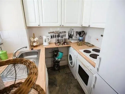 Wallfield Crescent Apartments Абердин