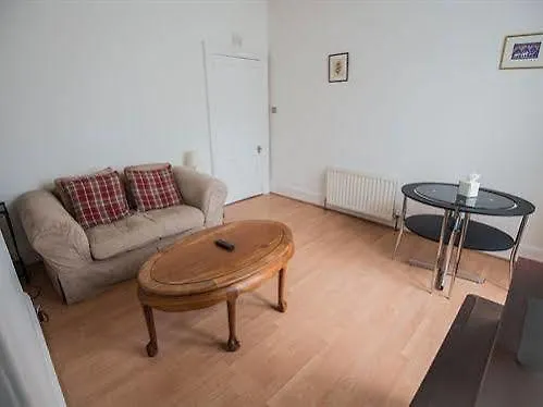 Wallfield Crescent Apartments Абердин